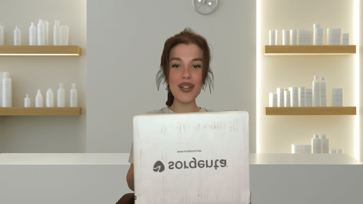 Ely (@elliespinkplace) mostra i prodotti Sorgenta nell’unboxing